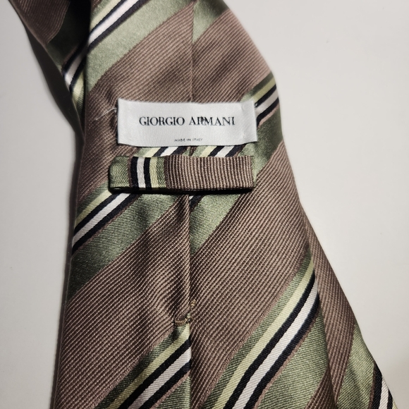 Giorgio Armani Silk Necktie - Picture 3 of 5